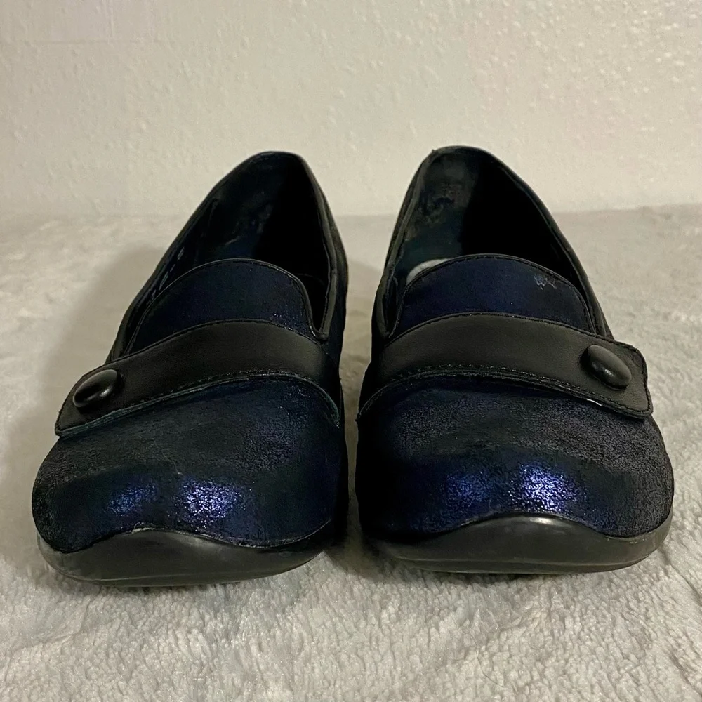 Dansko Olena Blue Metallic Suede Flats Size 38 EU (7.5-8 US) Black Leather Strap